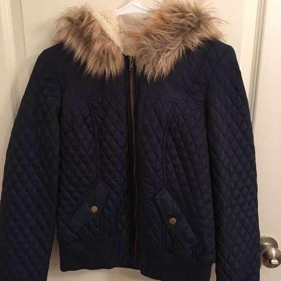 Forever 21 Jackets & Blazers - Navy short puffer jacket from forever 21